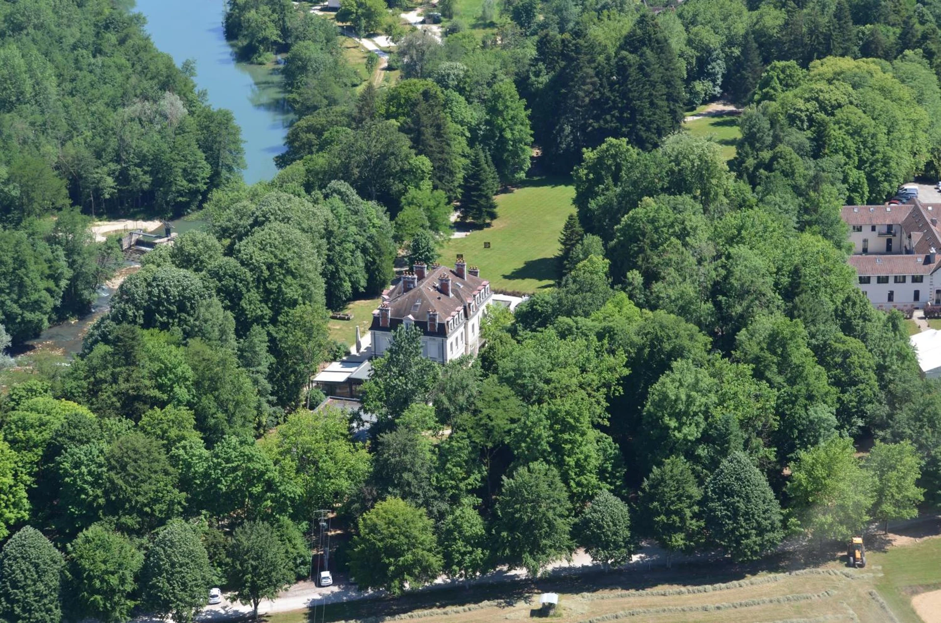 Organiser un séminaire d'entreprise : Château de la Dame Blanche à Geneuille, France