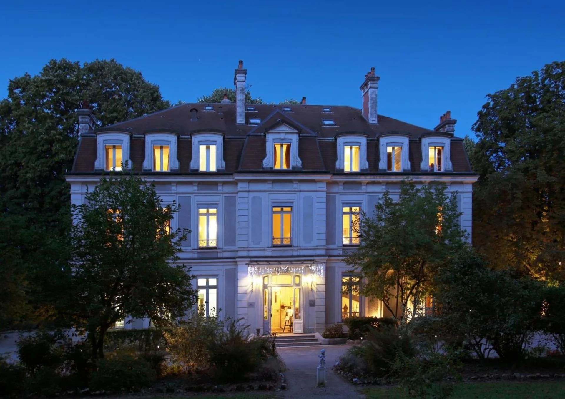 Organiser un séminaire d'entreprise : Château de la Dame Blanche à Geneuille, France