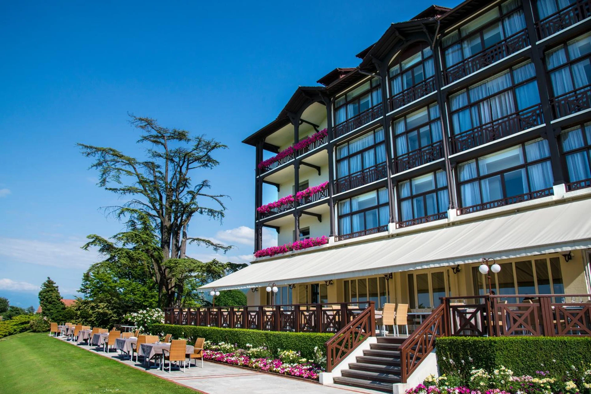 Organiser un séminaire d'entreprise : L'Hôtel Ermitage Evian Resort à Évian-les-Bains