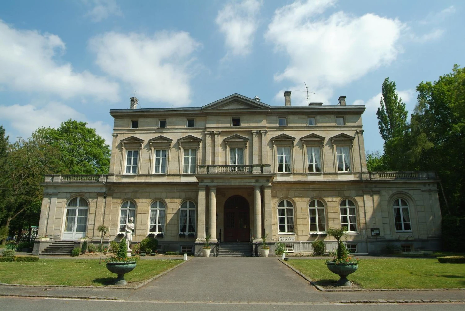 Organiser un séminaire d'entreprise : Le Château de la Motte Fénelon à Cambrai