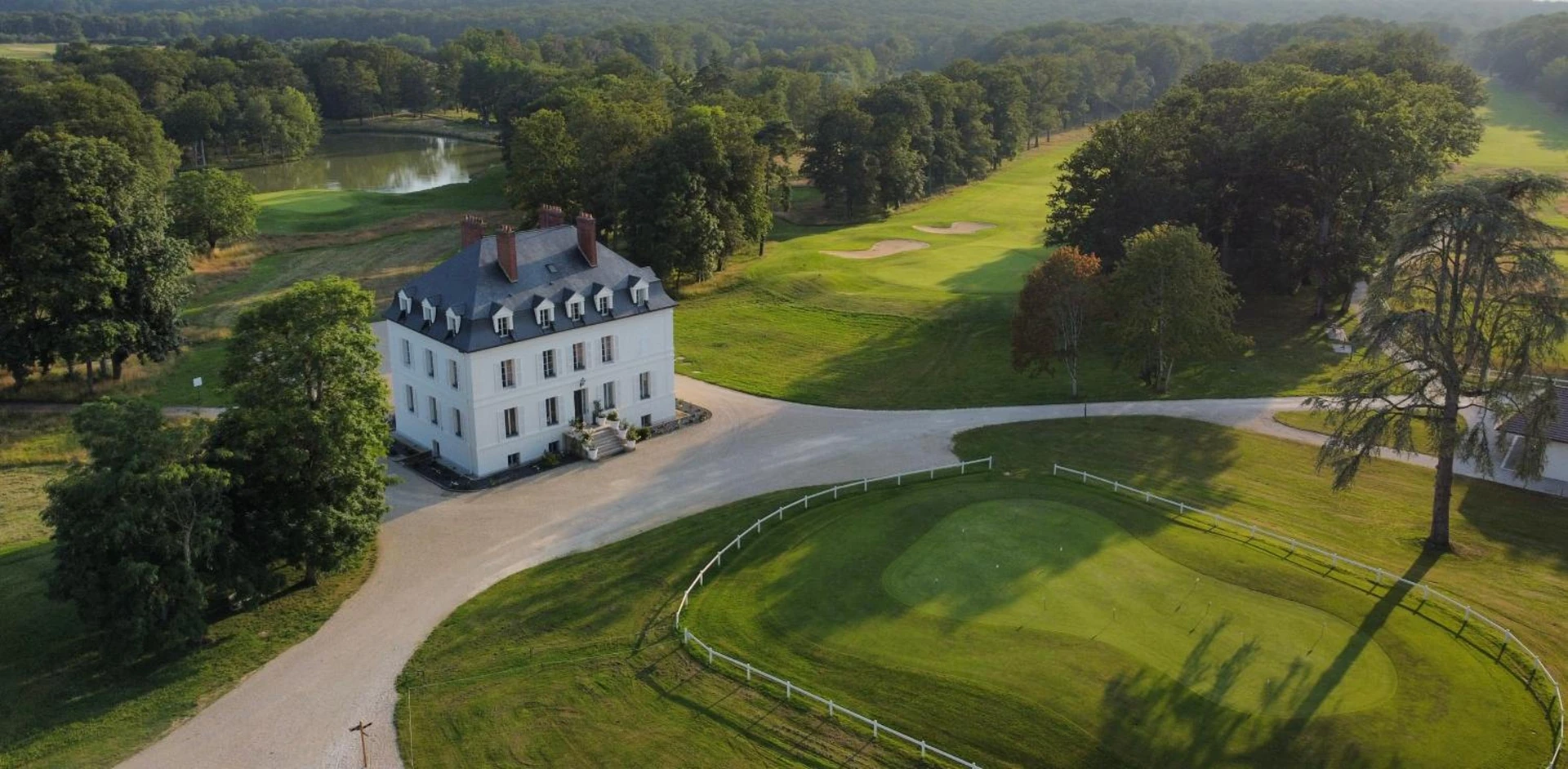 Organiser un séminaire d'entreprise : Le Domaine et Golf du Roncemay à Chassy