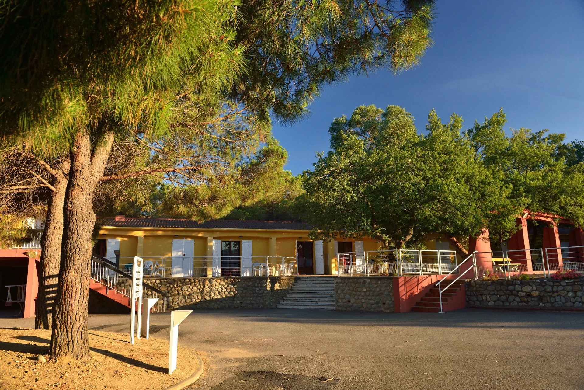 Organiser un séminaire d'entreprise : Le village d'Achille à Argelès-sur-Mer, France